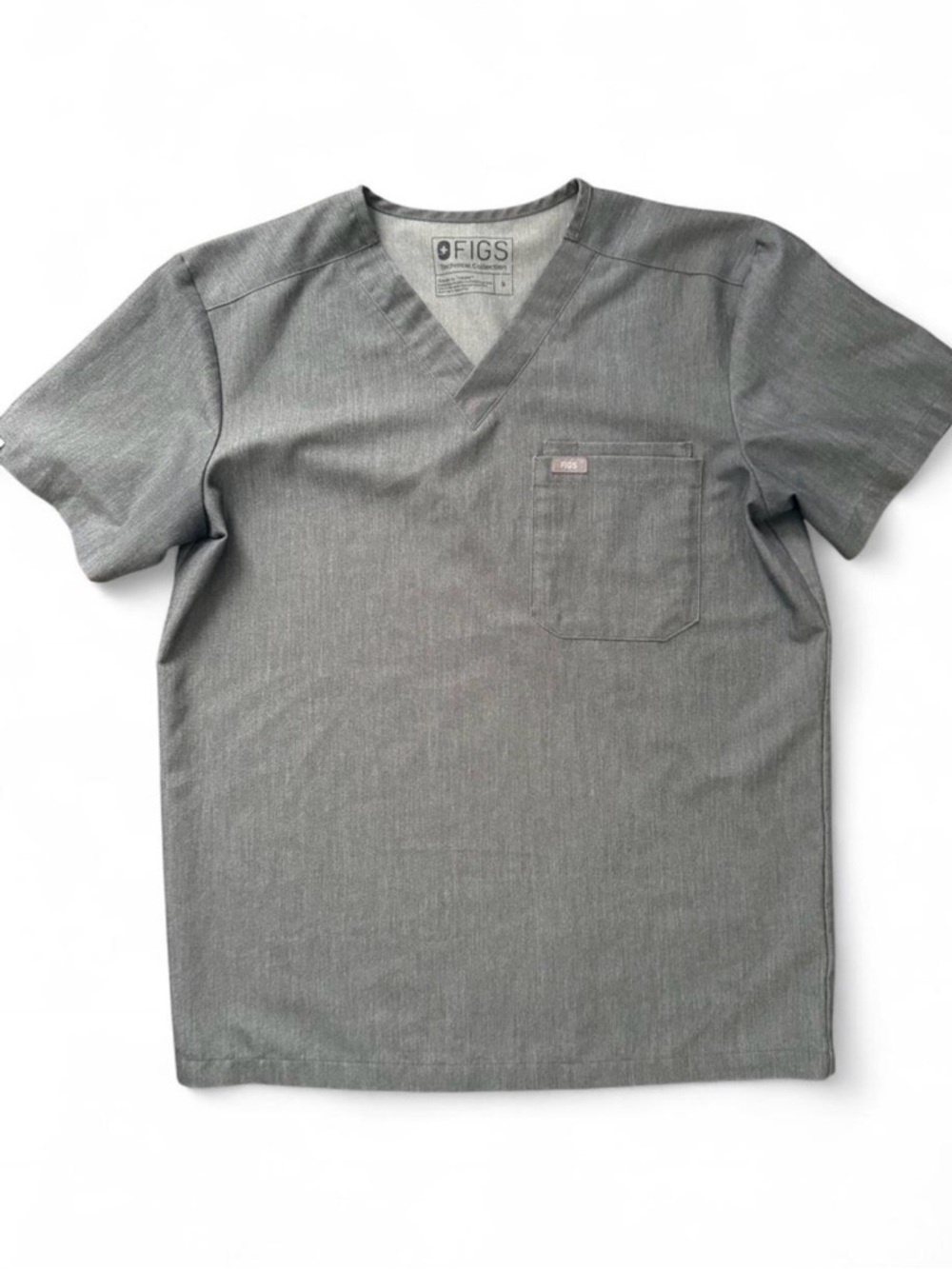 FIGS men's Chisec Technical Collection scrub top in graphite gray. Size Small.